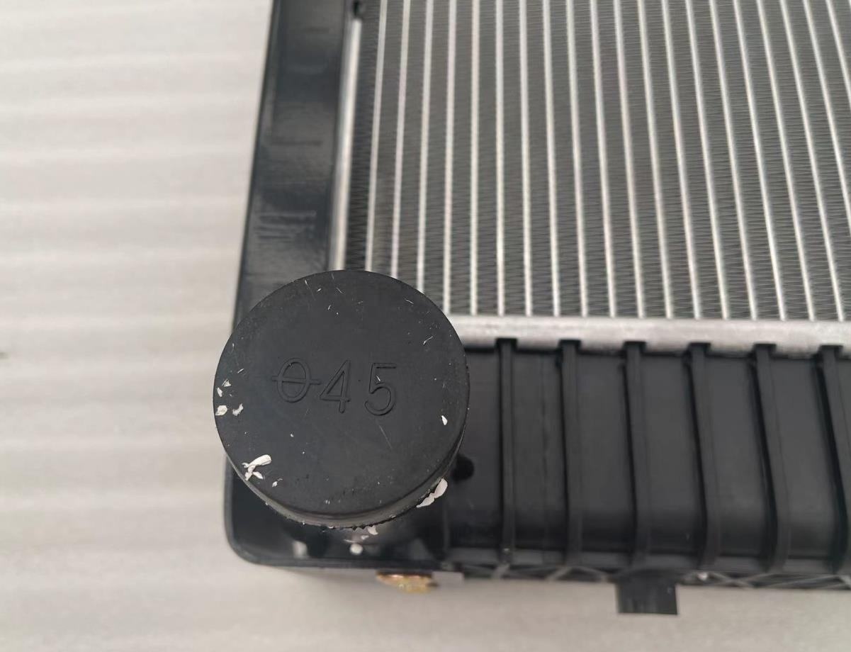Shacman Delong F3000 Aolong ອາລູມິນຽມ radiator Assembly DZ9112532888 B
